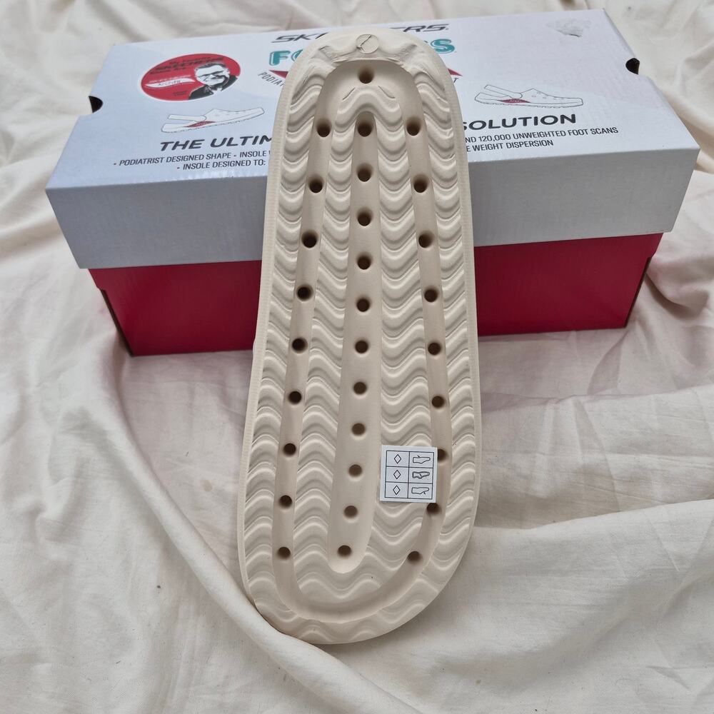 Skechers Foamies Arch Fit Slide Sandal in Cream - Picture 7 of 8